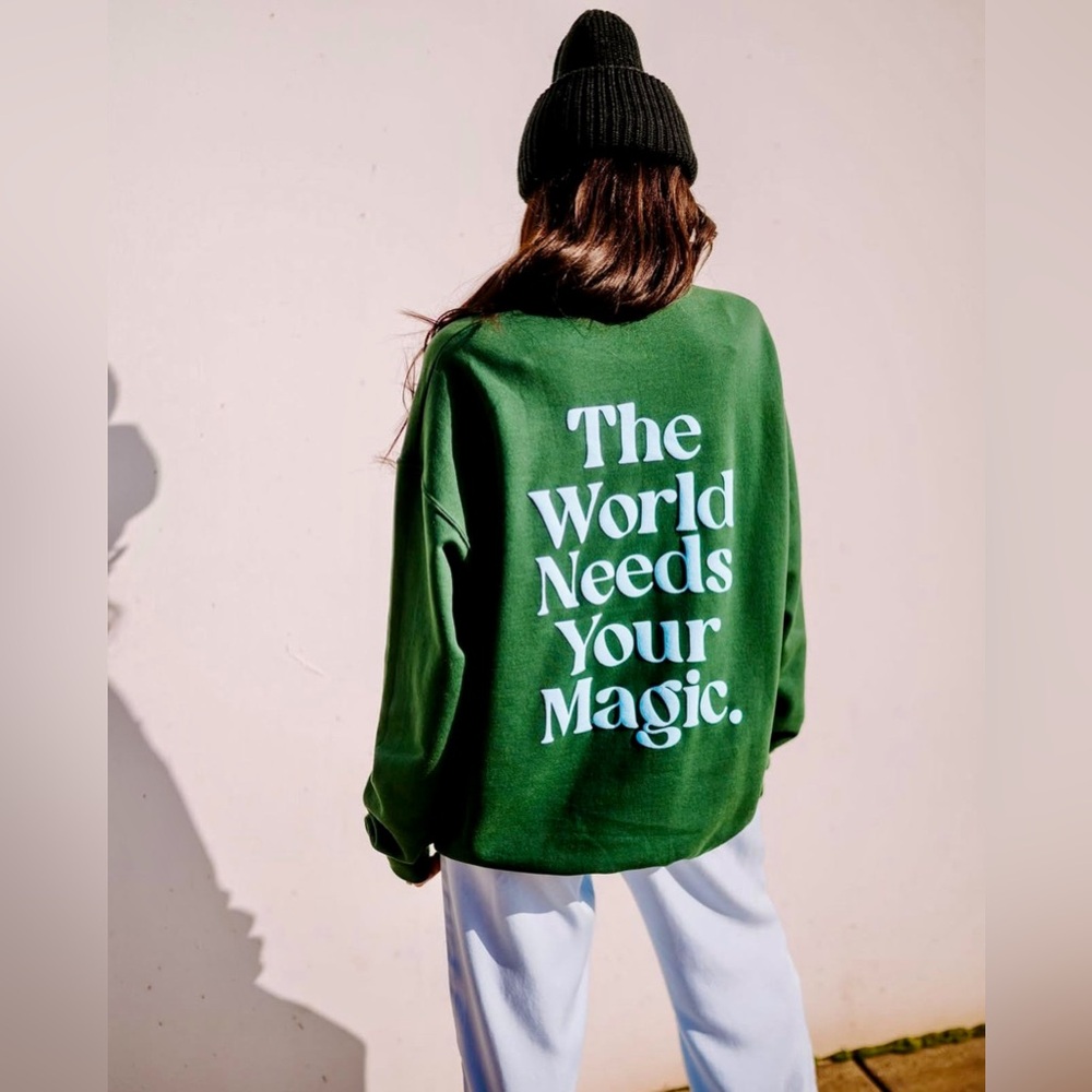 NWOT Dressed in LaLa Green “The World Needs Your Magic” Smiley Sweatshirt Sz-S/M - Picture 2 of 13
